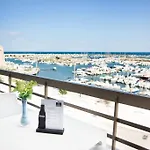 Cote D'est Hotel 3*