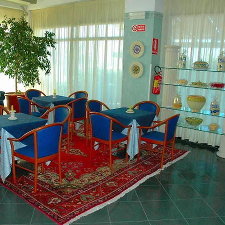 Cote D'est Hotel 3*