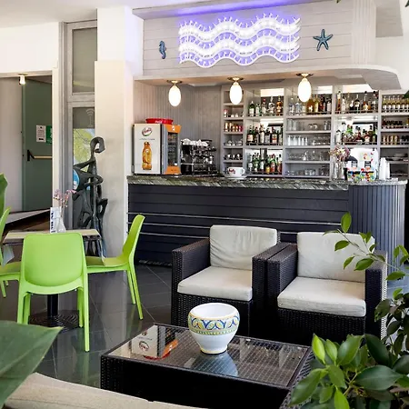 Cote D'est Hotel 3*