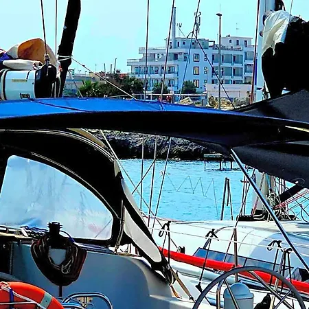 Cote D'est Hotel 3*