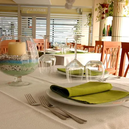 Cote D'est Hotel 3*